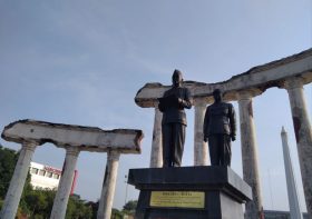 Wisata Sejarah di Kota Pahlawan Dengan Rental Mobil Surabaya